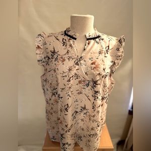 Cream lightweight floral sleeveless blouse from Shein. Size 2XL.